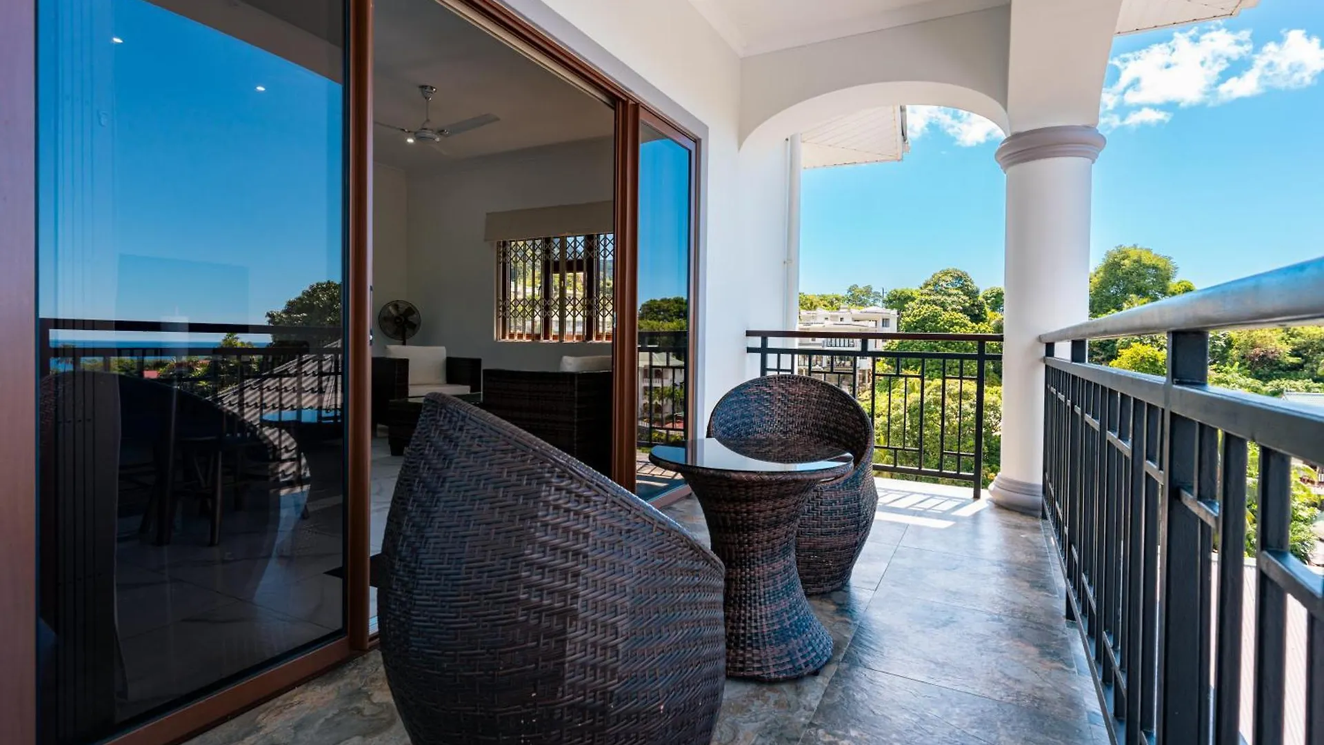 D'Offay Seaview Apartments Beau Vallon
