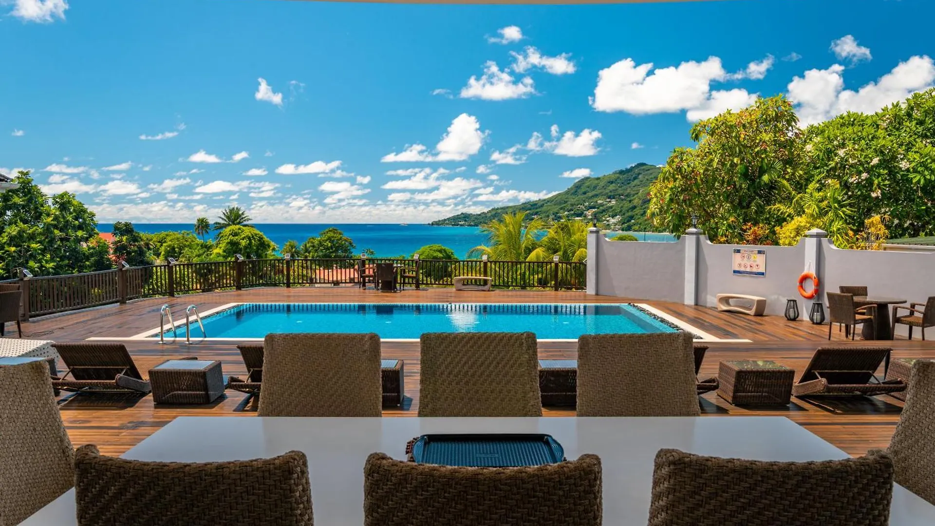 D'Offay Seaview Apartments Beau Vallon